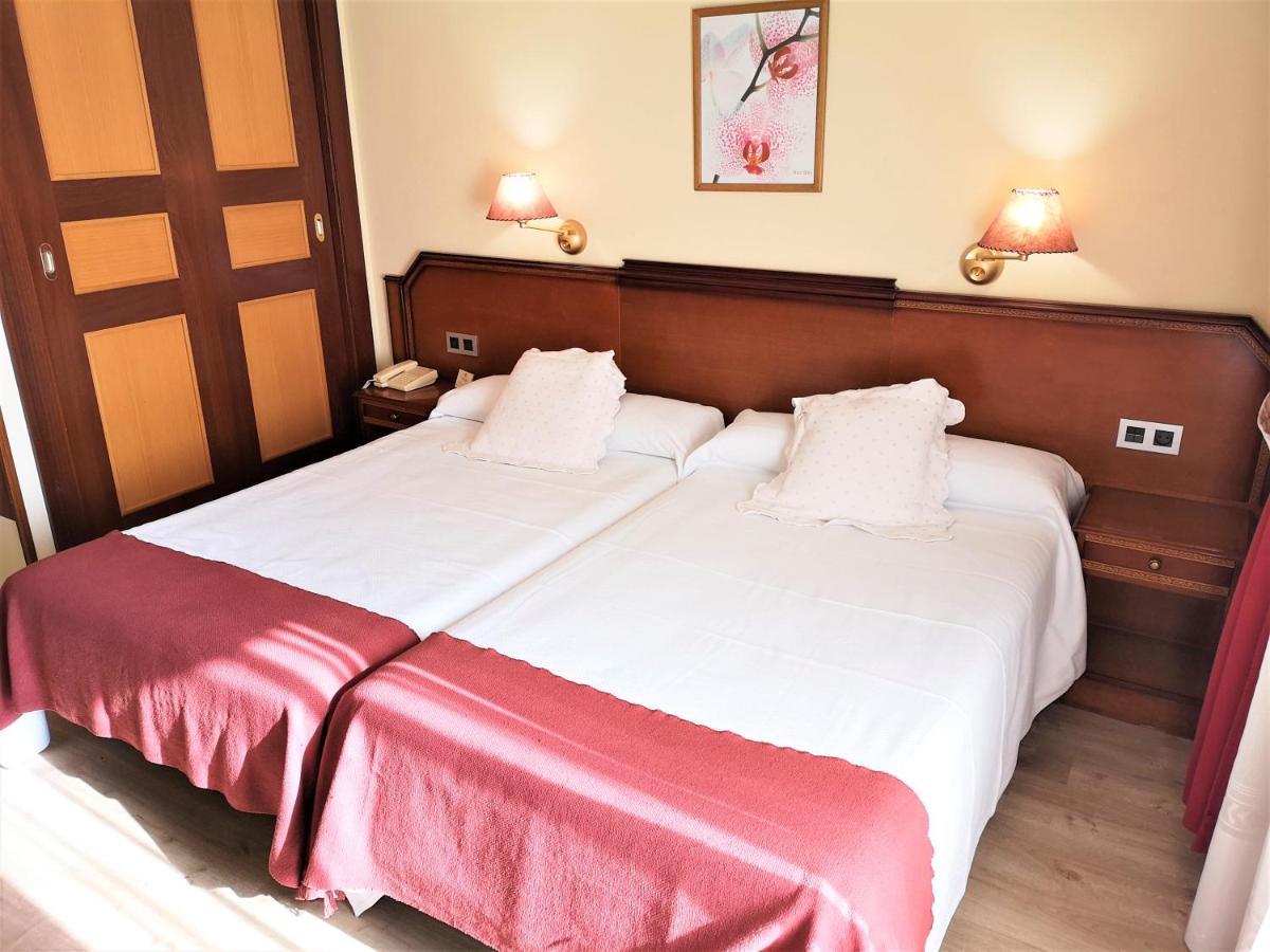 Hotel Y Casona El Carmen Perlora Bagian luar foto