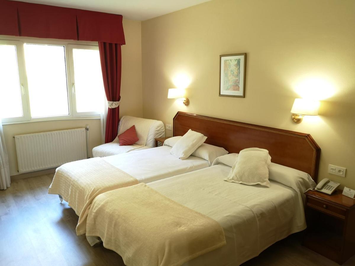 Hotel Y Casona El Carmen Perlora Bagian luar foto