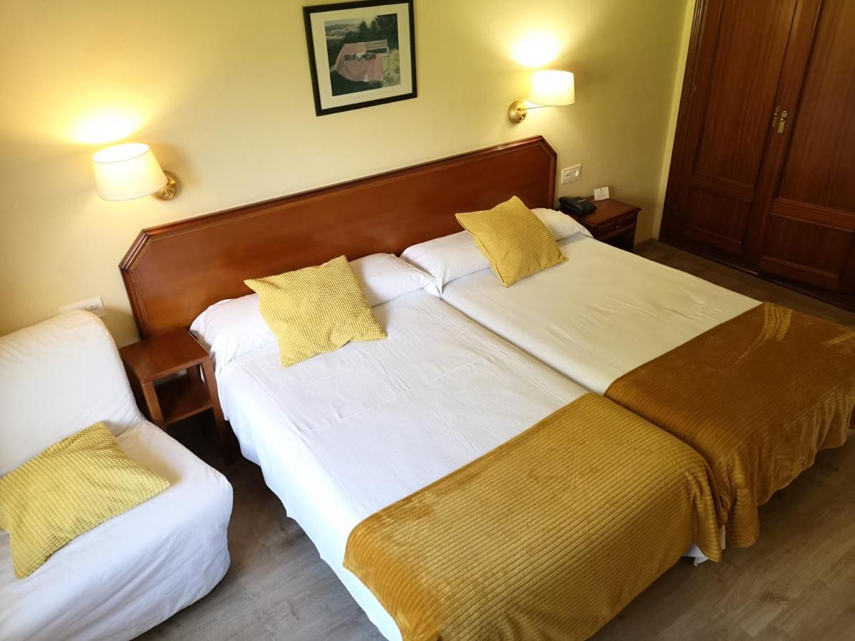 Hotel Y Casona El Carmen Perlora Bagian luar foto
